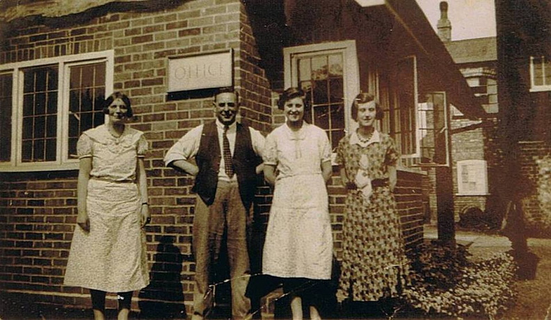 W B Hearne & Office Girls c 1930's_3.jpg